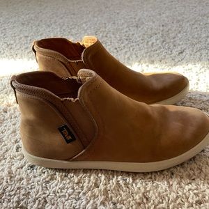 Teva Pull On Boots